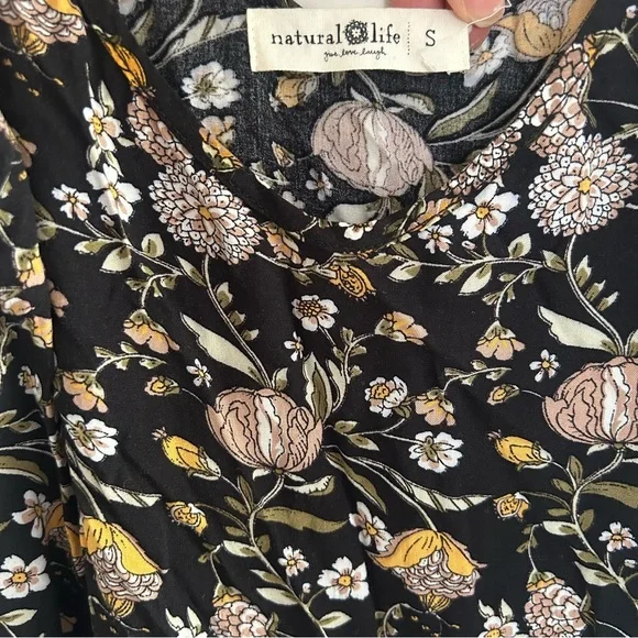 NATURAL LIFE Black and White Sleeveless Maxi Sundress - Picture 3 of 4